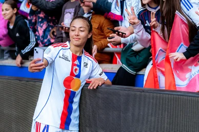 Selma Bacha & les supporters
