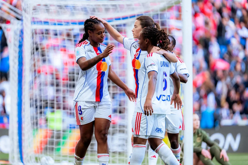 Marie-Antoinette Katoto, Damaris Egurrola, Melchie Dumornay