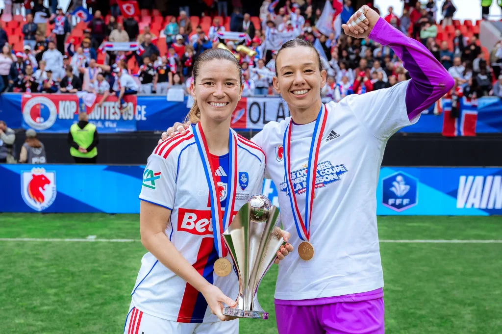 Damaris Egurrola & Christiane Endler