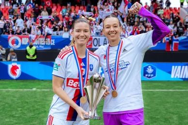Damaris Egurrola & Christiane Endler