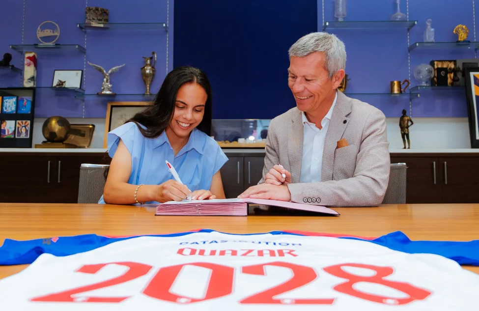 Ambre Ouazar signe son premier contrat professionnel avec OL Lyonnes !