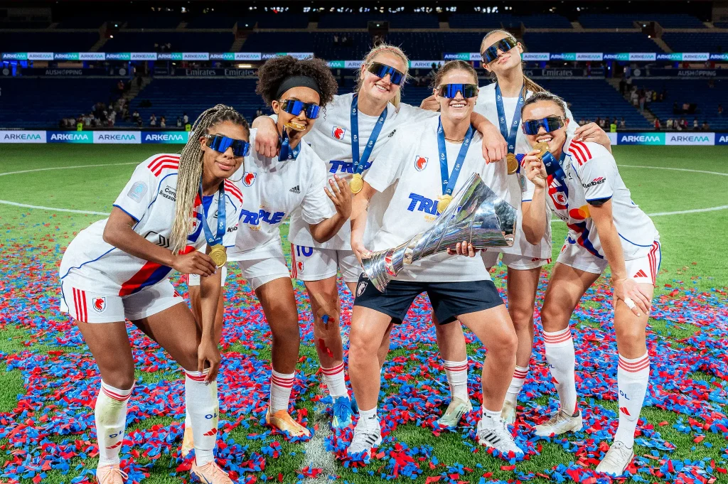 Ashley Lawrence, Lily Yohannes, Lindsey Heaps, Teagan Micah, Jule Brand & Ingrid Engen