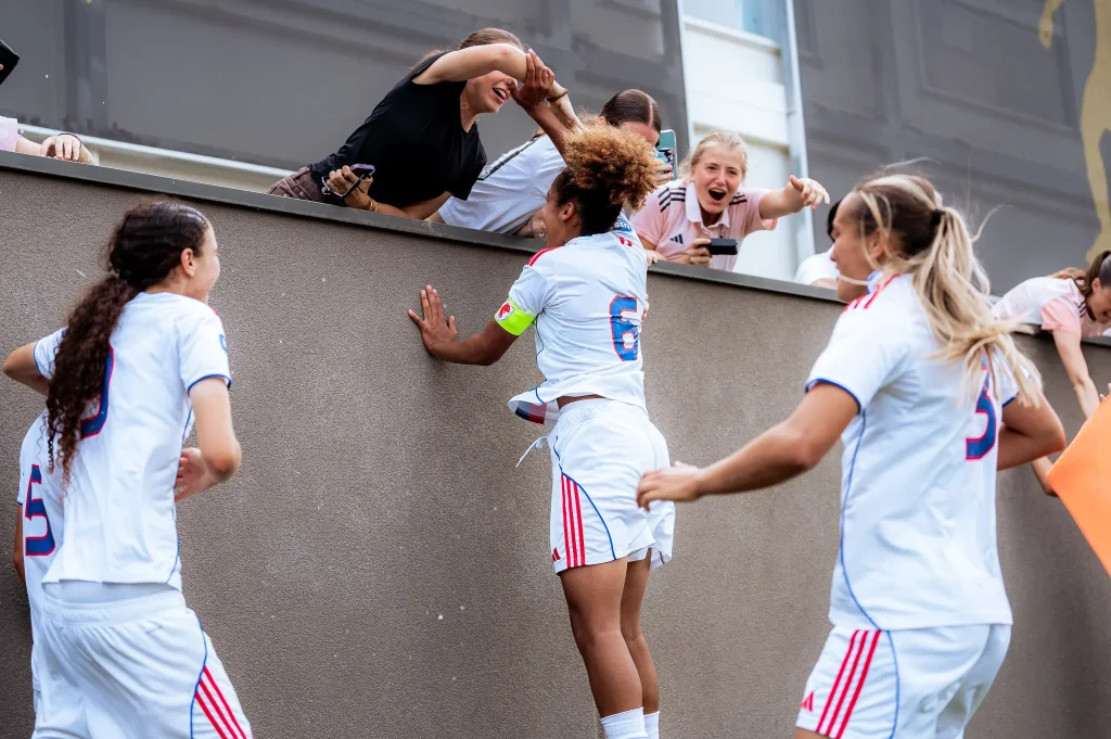 La joie des jeunes Lyonnes