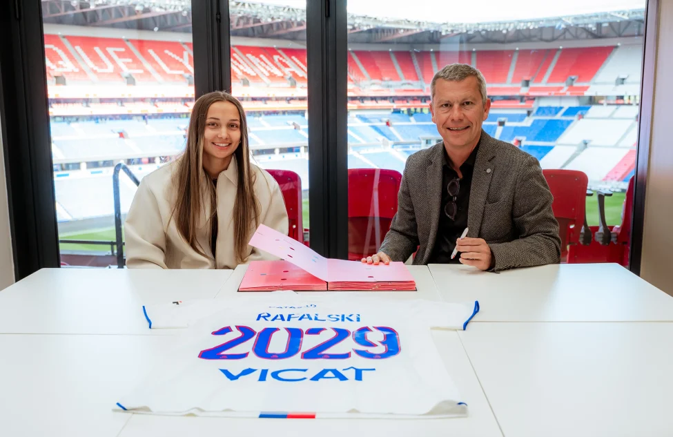 Romane Rafalski signe son premier contrat professionnel