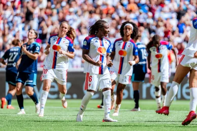 Melchie Dumornay célébrant son doublé
