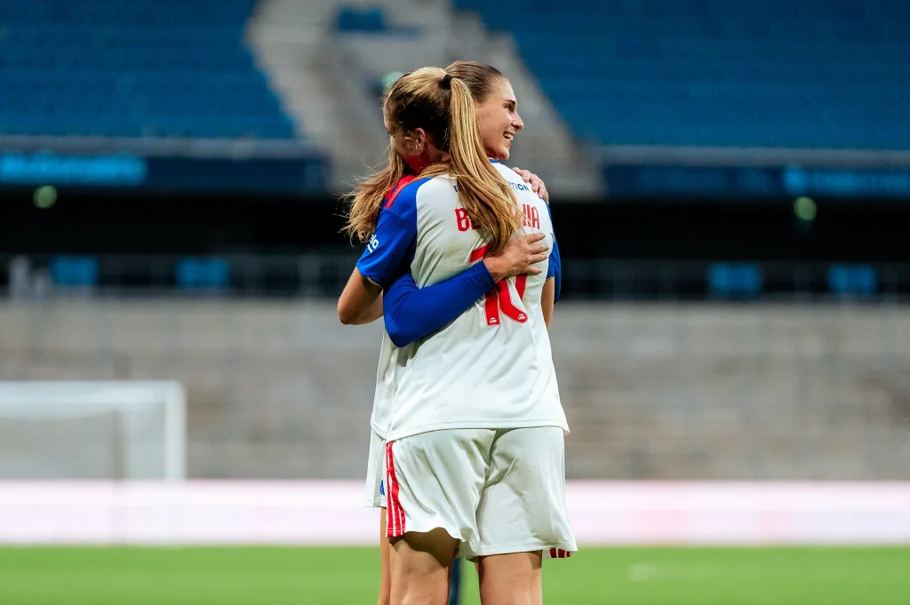 Inès Benyahia & Jule Brand