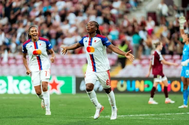 Melchie Dumornay célébrant son 1er but