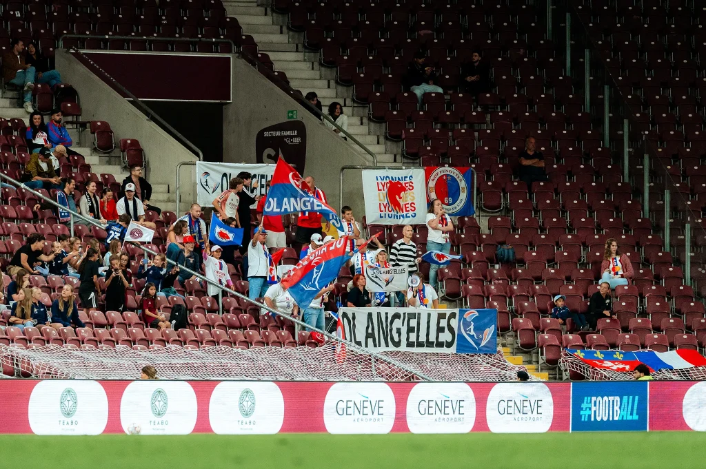 Le kop lyonnais à Genève