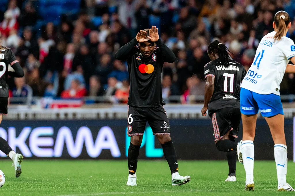 Melchie Dumornay après son but