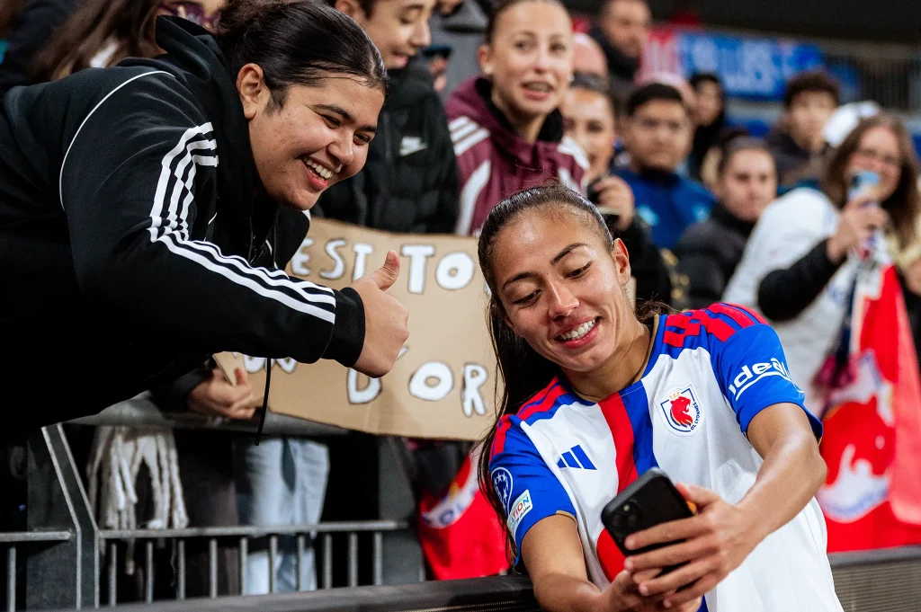 Selma Bacha & les supporters